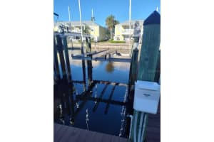 127ss Coquina Key Dr Se Dr, ST PETERSBURG