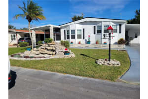 725 Iglesia Dr, NORTH PORT