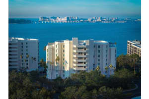 3 Seaside Ln #601, BELLEAIR