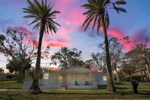402 Pineapple St, TARPON SPRINGS