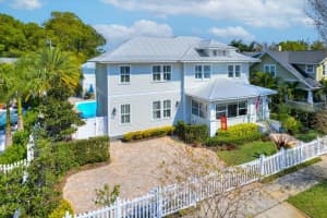 235 10th Ave Ne, ST PETERSBURG