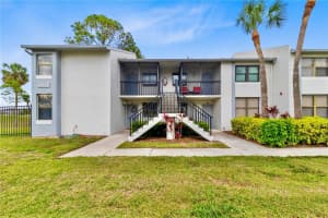 2073 Skimmer Ct W #211, CLEARWATER