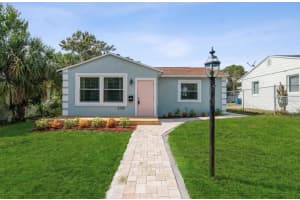 2235 20th St S, ST PETERSBURG