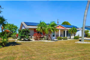 1515 Arrowhead Dr, SUN CITY CENTER