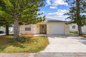 12 Palo Alto Ln, Port Saint Lucie