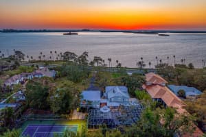 147 & 139 Edgewater Dr, DUNEDIN