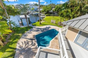 1902 Arrowhead Dr Ne, ST PETERSBURG