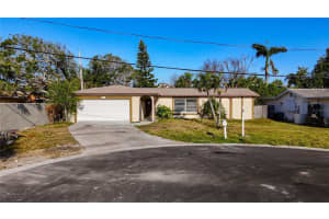 920 Palm Dr, BELLEAIR BEACH