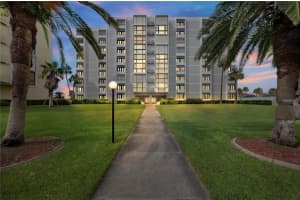 851 Bayway Blvd #404, CLEARWATER
