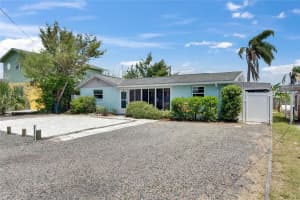 832 Seabreeze Dr, RUSKIN 832 Seabreeze Dr, RUSKIN