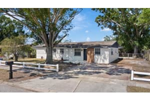 324 Country Club Dr, OLDSMAR