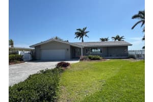 11055 7th St E, TREASURE ISLAND