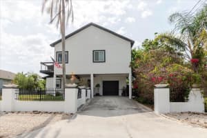 7404 Bay Dr, TAMPA
