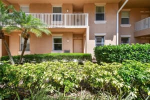 1003 Fairwaycove Ln #103, BRADENTON