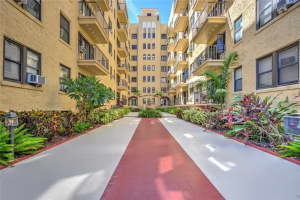 130 4th Ave N #502, ST PETERSBURG