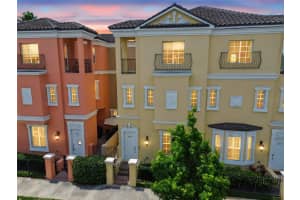 2305 Victoria Gardens Ln, TAMPA