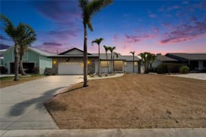 743 Kingston Ct, APOLLO BEACH