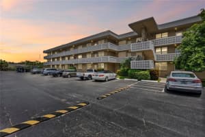 5095 Bay St Ne #210, ST PETERSBURG