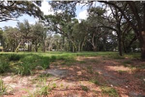 6734 20th St, ZEPHYRHILLS