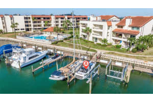 120 1st St E #109, TIERRA VERDE