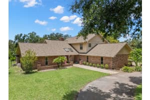 2306 S Valrico Rd, VALRICO