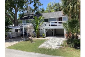 401 Pennsylvania Ave, CRYSTAL BEACH