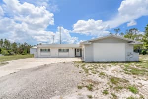 475 E Lake Dr, TARPON SPRINGS