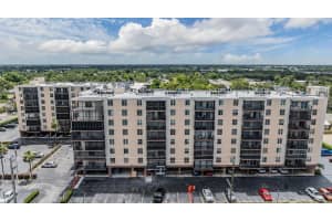 2901 26th St W #301, BRADENTON