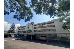 1524 Lakeview Rd #201, CLEARWATER