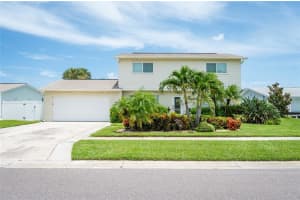 8425 Flagstone Dr, TAMPA