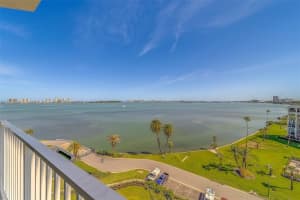 2 Seaside Ln #801, BELLEAIR