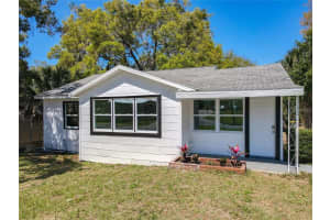 218 W Magnolia St, CLERMONT