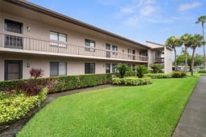 105 Mary Dr, OLDSMAR