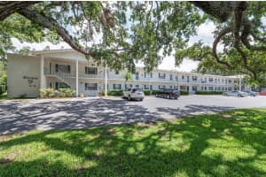 500 Glennes Ln #206, DUNEDIN