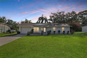 923 April Hills Blvd, LADY LAKE