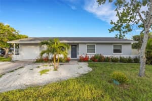 270 Northeast Blvd N, ST PETERSBURG