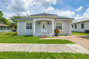 2323 W Cherry St, TAMPA
