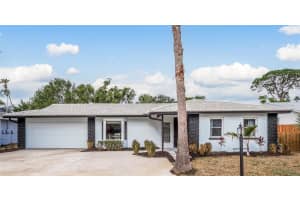 1762 Bayshore Blvd, DUNEDIN