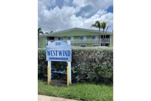 225 104th Ave #102, TREASURE ISLAND