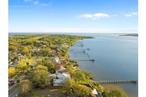 316 Shore Dr E, OLDSMAR