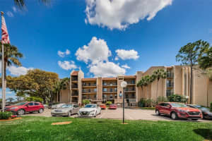 90 S Highland Ave #214, TARPON SPRINGS