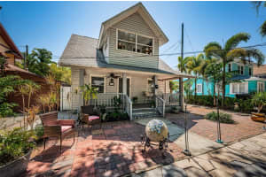 833 1st St Ne, ST PETERSBURG