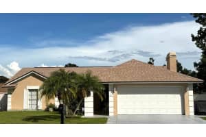 10816 Roundview Ln, TAMPA