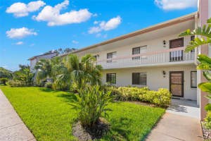 106 Lakeview Pl #106, OLDSMAR