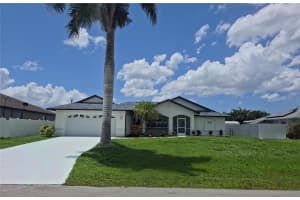 208 Se 21st Ln, CAPE CORAL