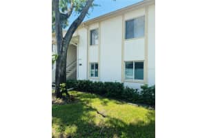 106 Pine Ct, OLDSMAR