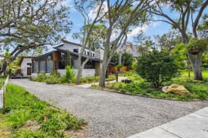 961 Victoria Dr, DUNEDIN