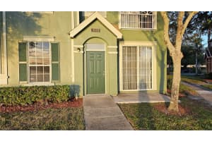 9018 Lake Chase Island Way #9018, TAMPA