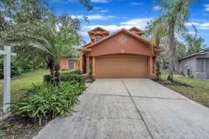 612 Sunset Beach Ct, VALRICO