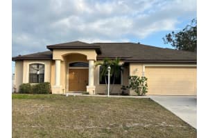 4458 Maverick St, NORTH PORT